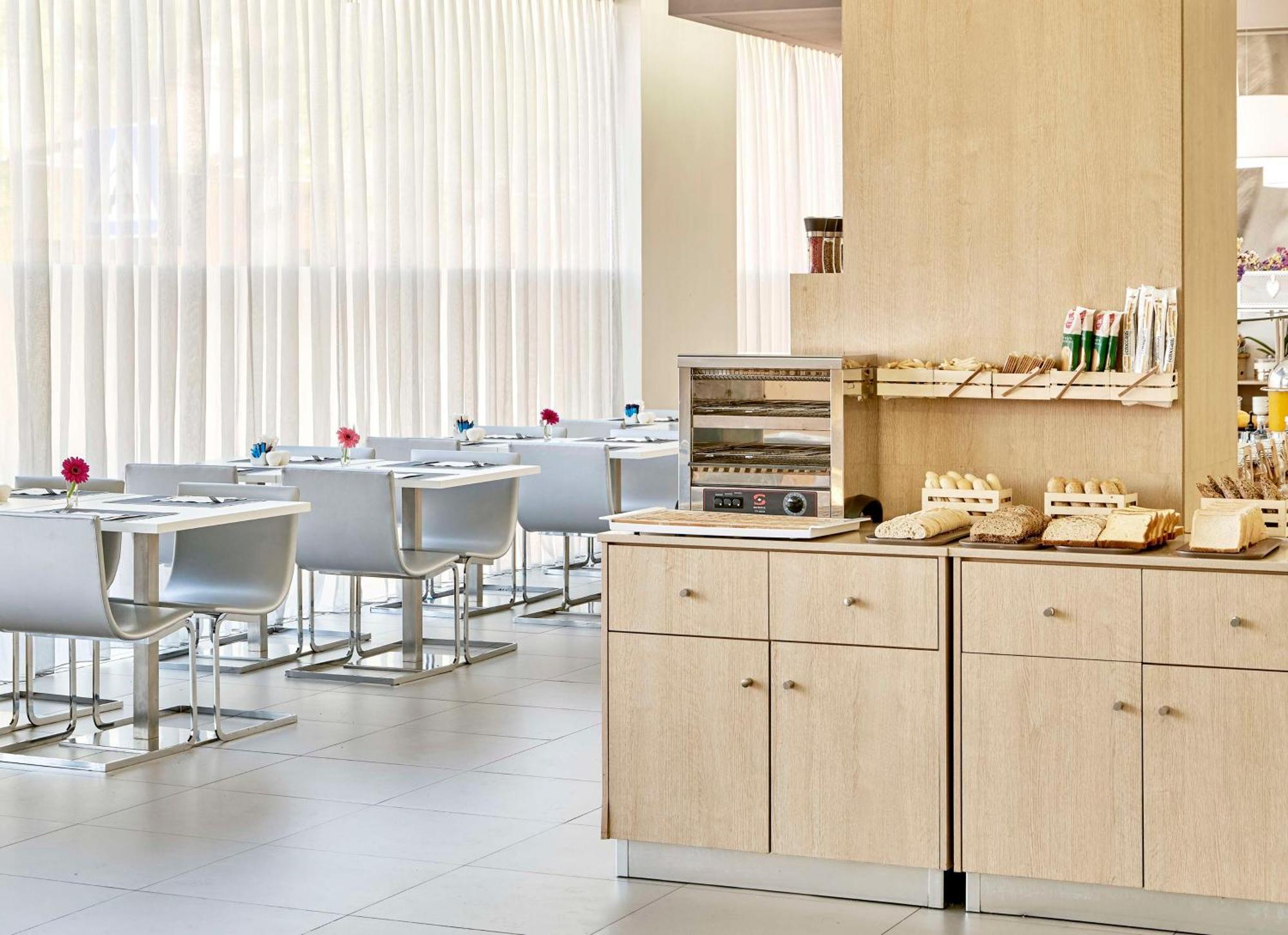 Nh Campo Cartagena Hotell Exteriör bild